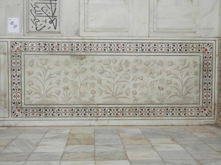 Intricate work on White Marble (Taj Mahal) Photos: Saba-Thambi Jan2015